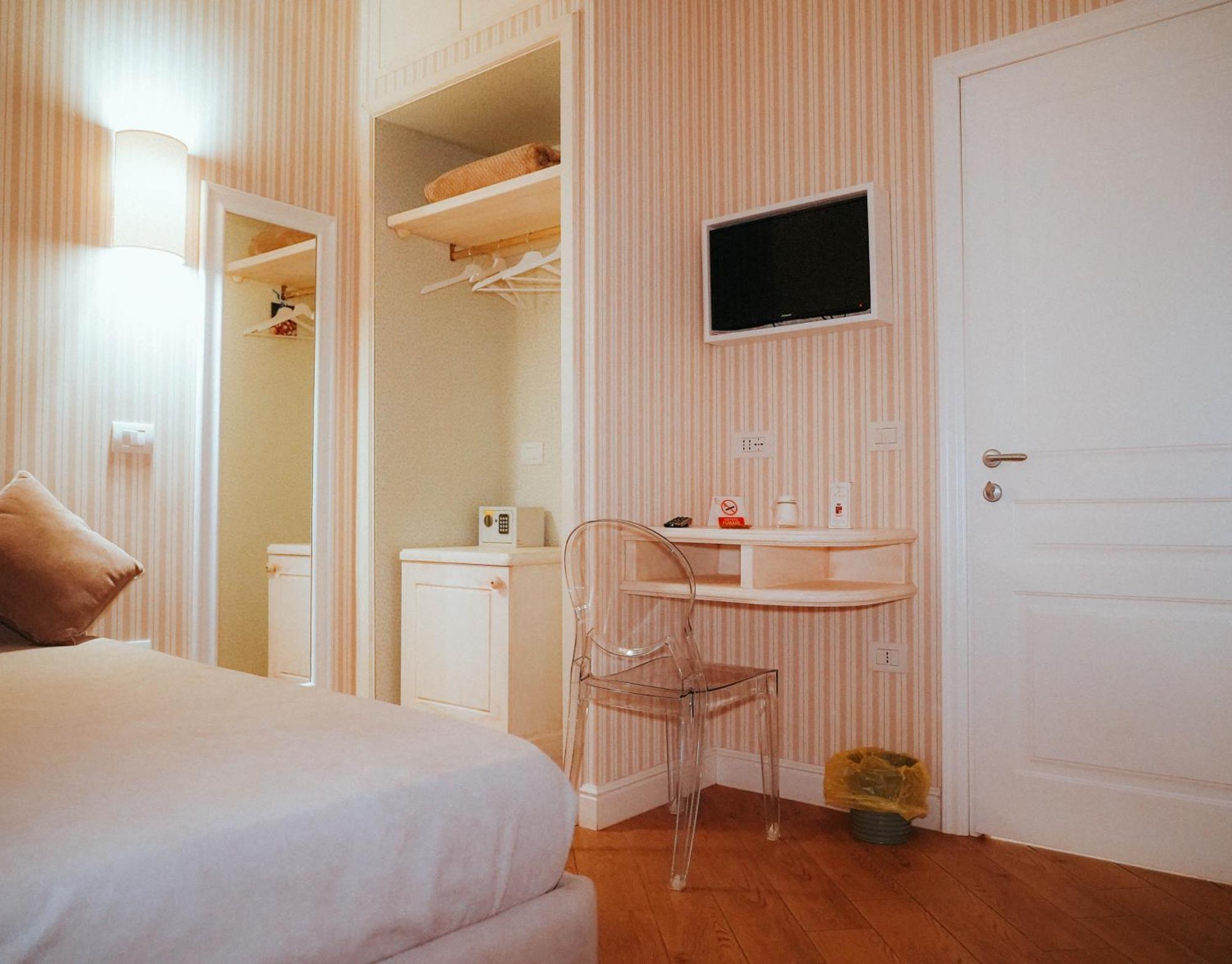 Florita Napoli Hotel Kültér fotó