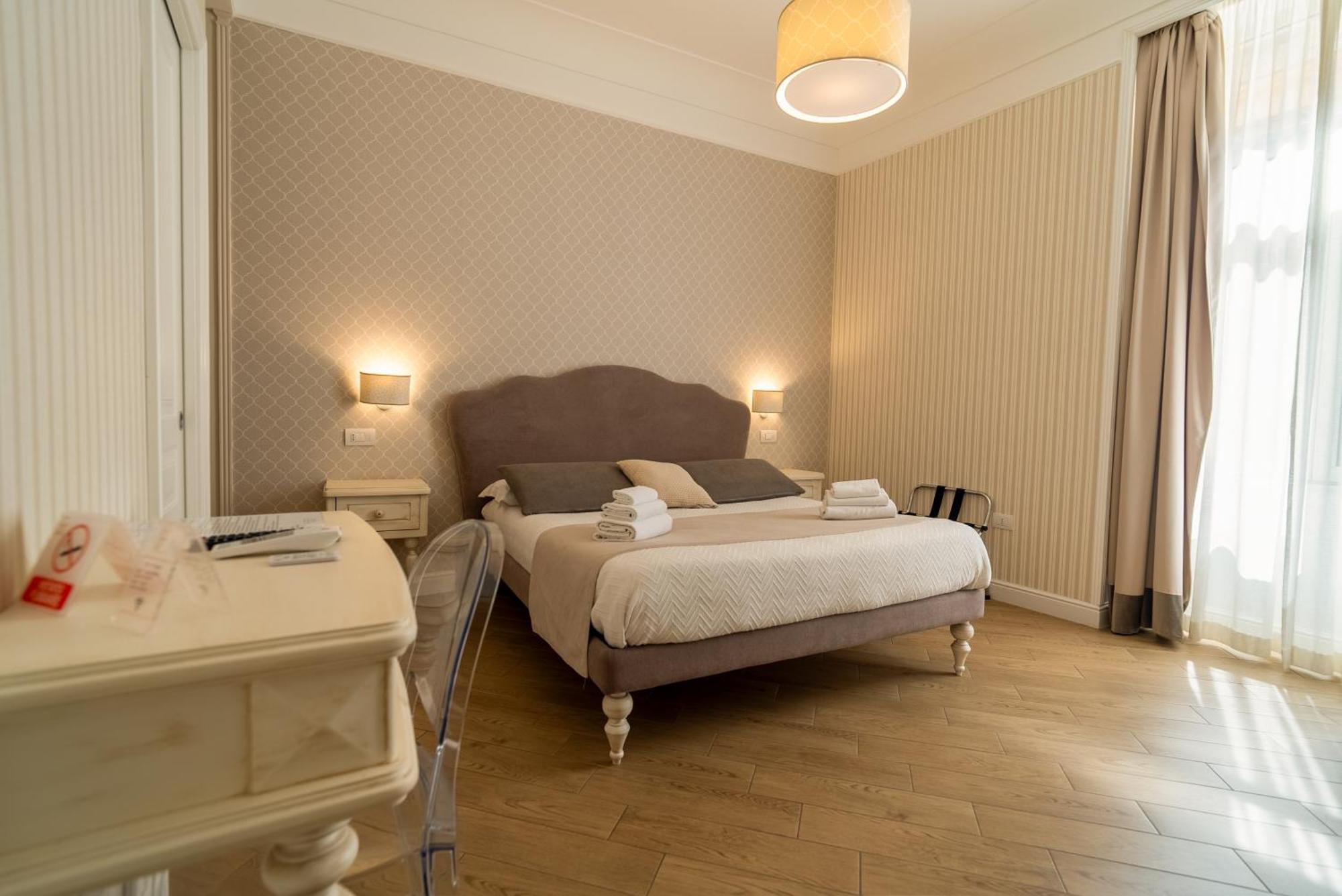 Florita Napoli Hotel Kültér fotó