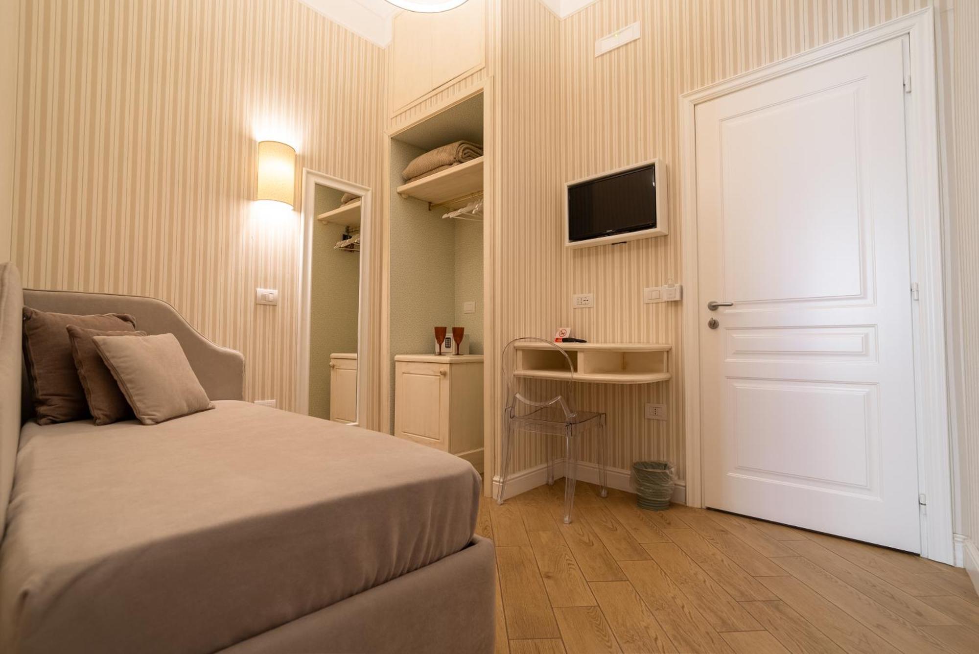 Florita Napoli Hotel Kültér fotó