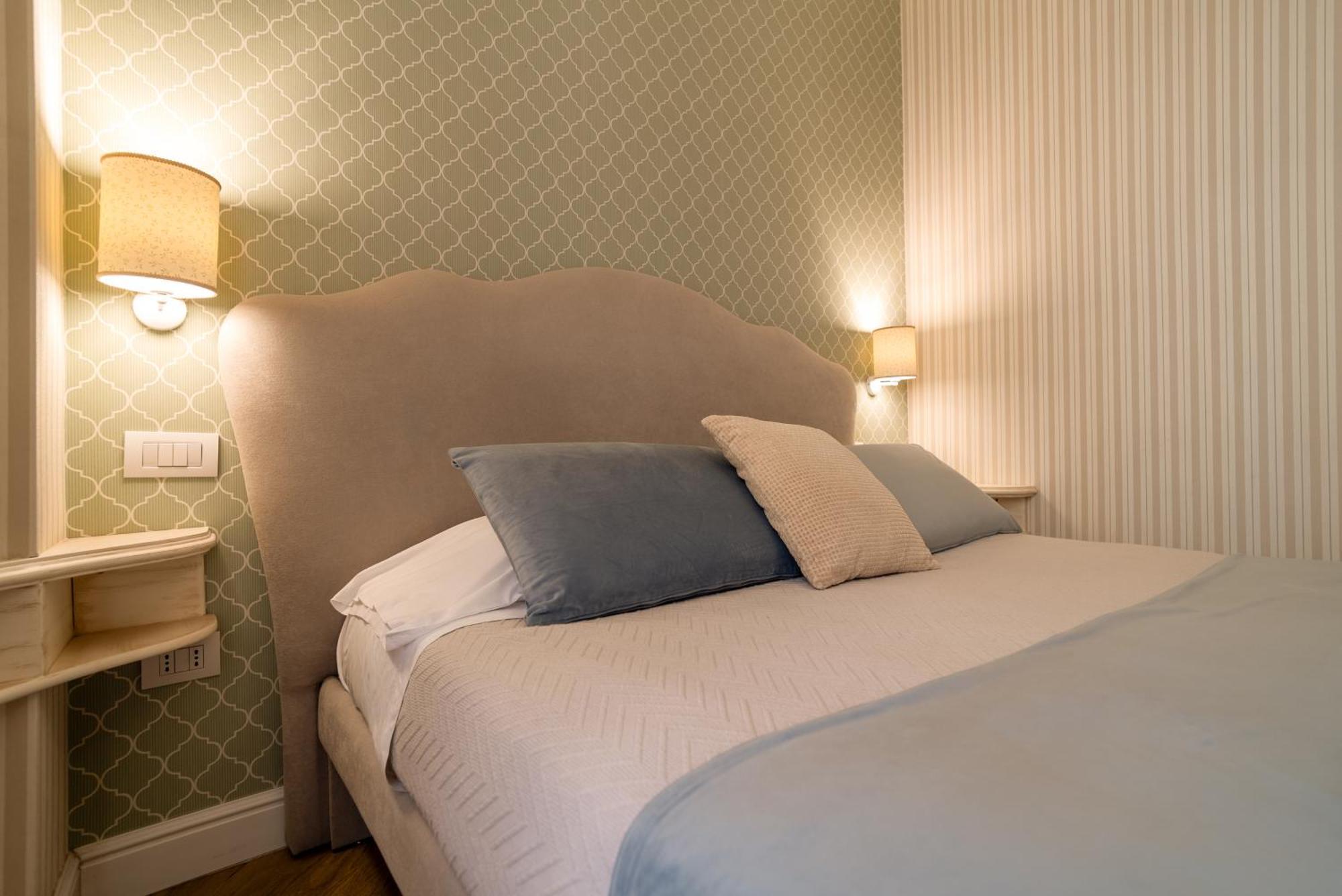 Florita Napoli Hotel Kültér fotó