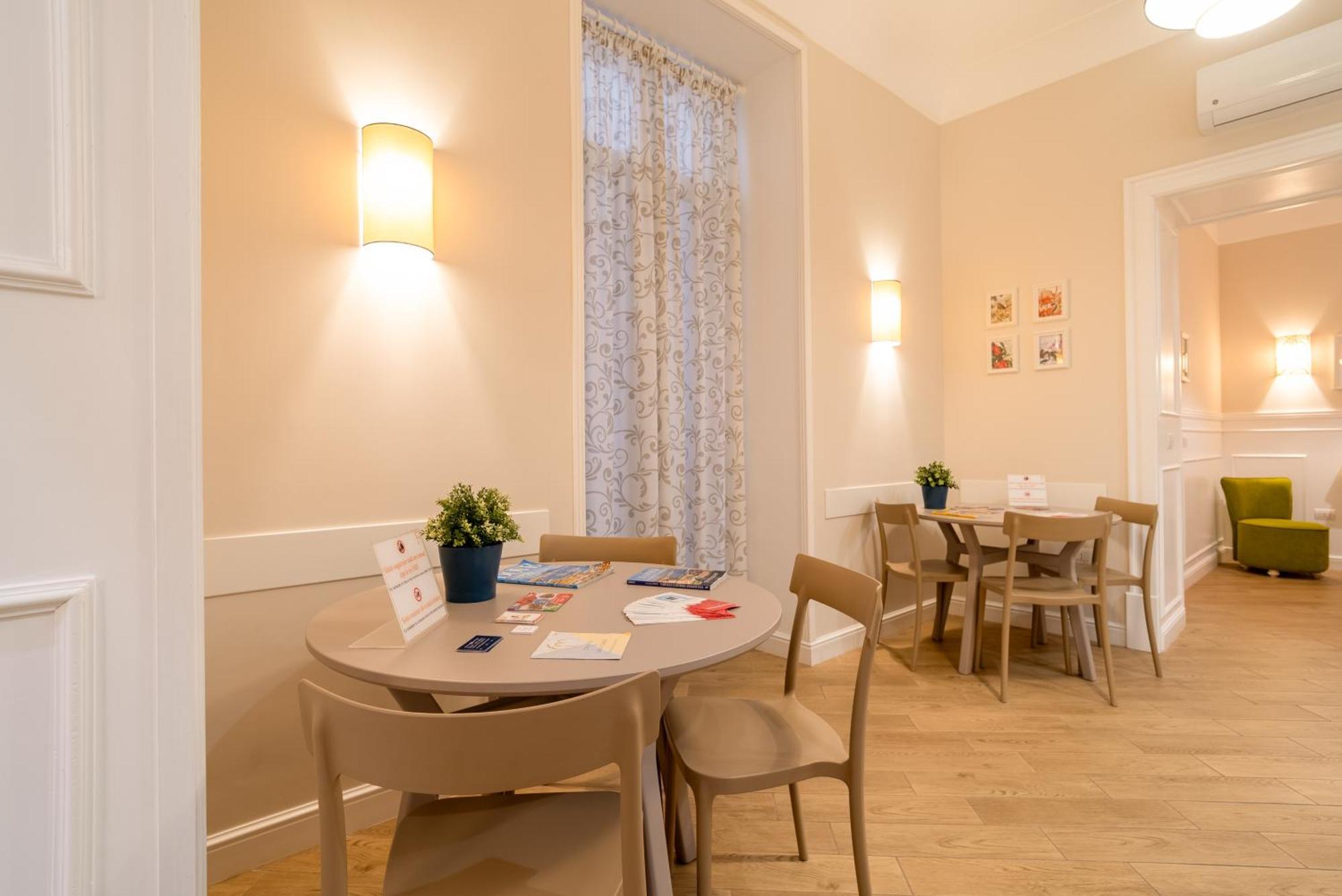 Florita Napoli Hotel Kültér fotó